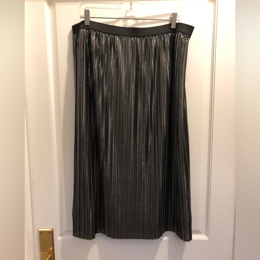 Sparkly pleated Gap skirt